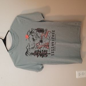 Men's/teen Small Goodfellow tee